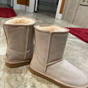 Ugh classic short ll